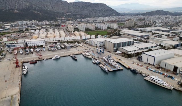 Antalya Serbest Bölge'de ihracatın ithalatı karşılama oranı yüzde 195