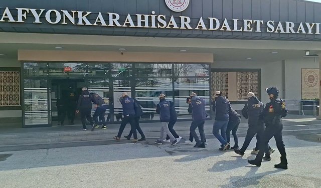 Afyonkarahisar merkezli 2 ilde DEAŞ operasyonu; 5 tutuklama