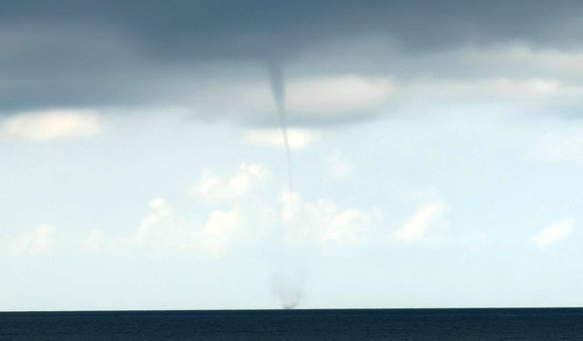 Alanya'da denizde hortum çıktı