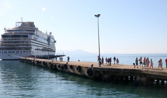 Alanya'ya Alman turistler kruvaziyerle geldi