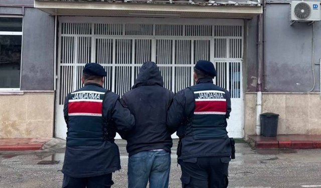Aranan 2 hükümlü yakalandı