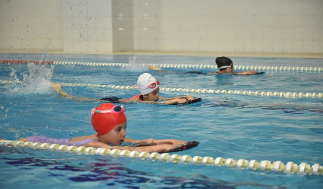 Kepezspor yüzme takımından 5 altın, 4 gümüş, 6 bronz madalya