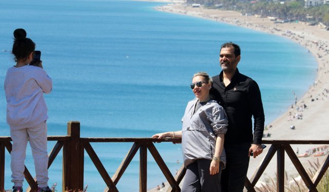 Konyaaltı Sahili'nde yoğunluk