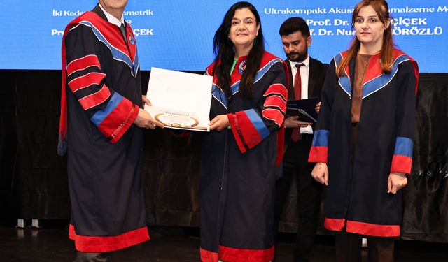 MAKÜ'de biniş giyme ve akademik performans ödül töreni