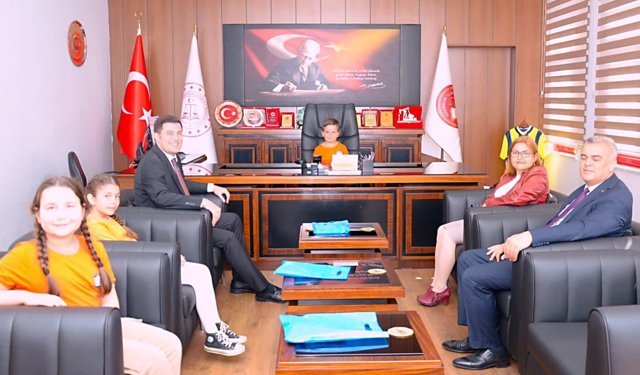 Öğrencilerden başsavcılığa 23 Nisan ziyareti