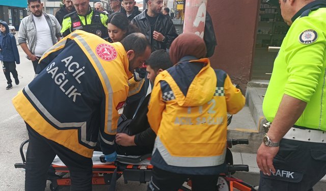 Otomobil ile motosiklet çarpıştı: 1 yaralı