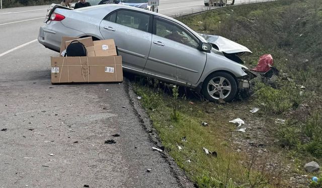 TIR ve otomobil çarpıştı: 2 yaralı