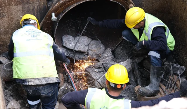 Antalya Muratpaşa'da kritik hatta vana yenileme çalışması tamamlandı