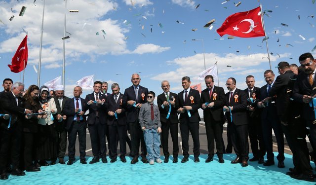 Antalya'da Bakanlar Uraloğlu ve Ersoy açılışa katıldı