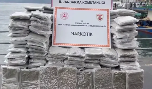 İstanbul açıklarında narko operasyon... Kilolarca skunk ele geçirildi