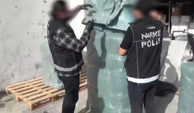 Kargoya gizlenmiş 28 kiloluk uyuşturucu ele geçirildi