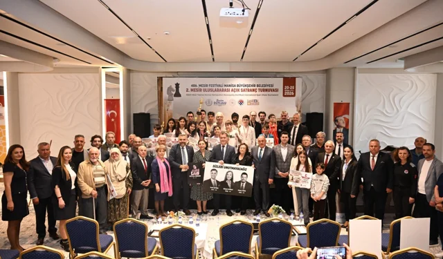 Mesir Satranç Turnuvası'nda ödüller verildi