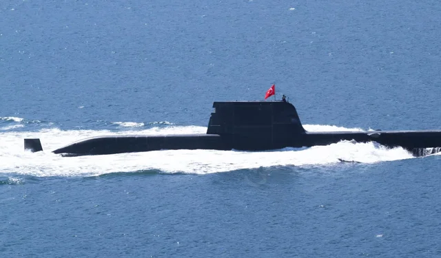Savunma sanayi güçleniyor.. Yeni denizaltı ilk seferine çıktı