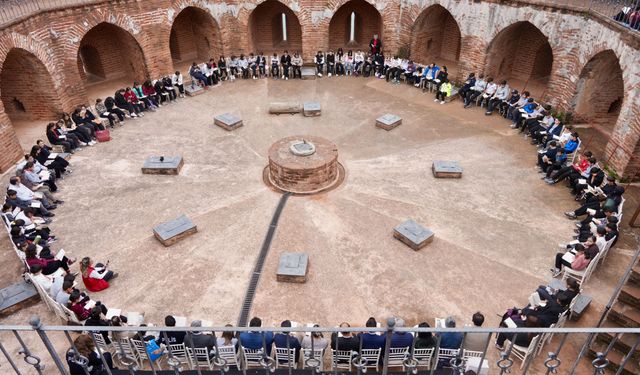 Alanya'da Açık Havada Kitap Okuma Etkinliği yapıldı