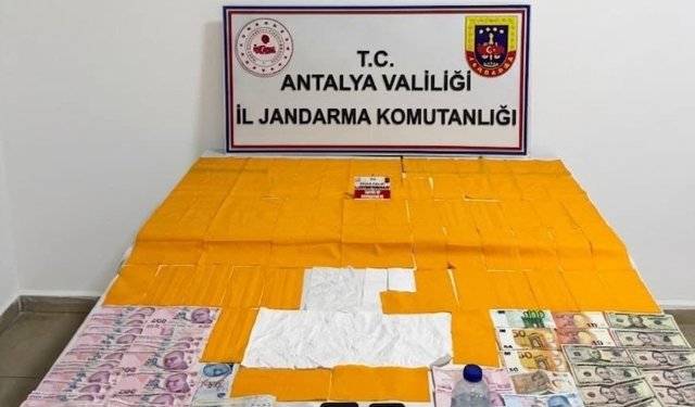 Alanya’da operasyon: 75 Bin 326 kullanımlık A4 ele geçirildi
