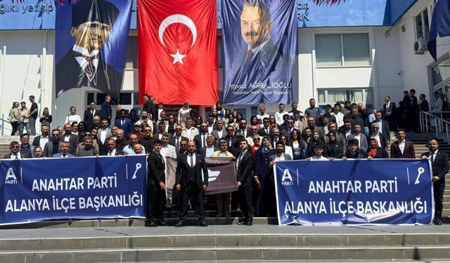 Anahtar Parti Antalya'da Coşkulu Halk Buluşması gerçekleştirdi