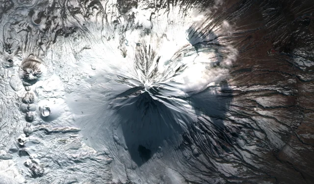 Zirveden uzaya... Ağrı Dağı'na gökyüzünden selam