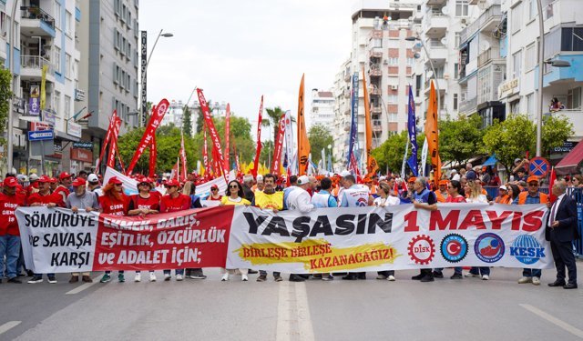 Antalya'da coşkulu 1 Mayıs kutlandı