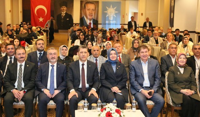 AK Parti'li Kaya: Yolsuzluk, hırsızlığın had safhada olduğu CHP belediyelerini dünya izliyor