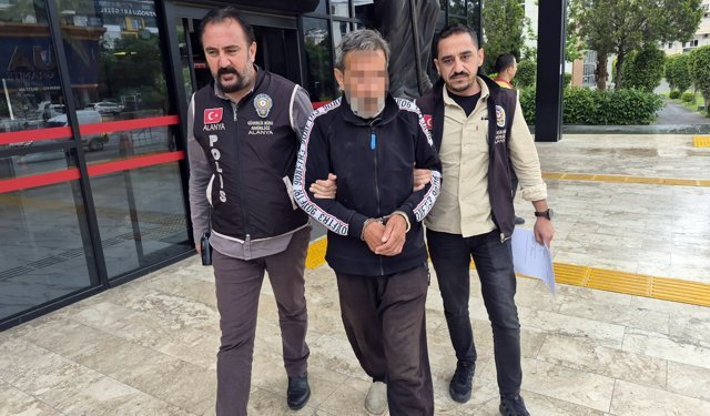 Alanya'da Cumhurbaşkanına hakaretten tutuklandı