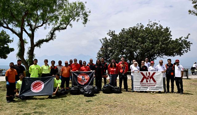 Antalya Falez bandında yamaç temizliği