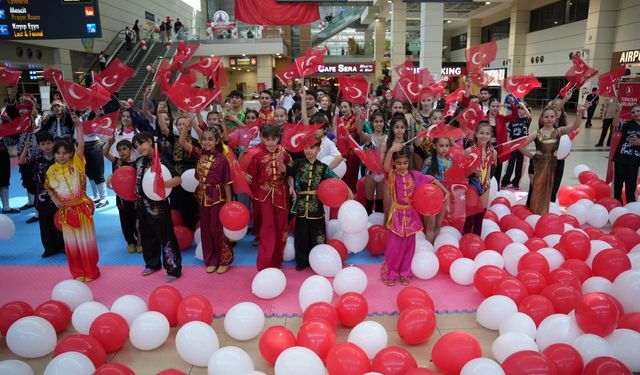 Antalya Havalimanı'nda bayram coşkusu