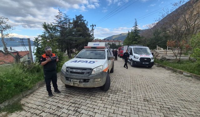 Dağlık alanda mahsur kalan 2 çocuk kurtarıldı