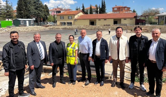 Gençlik merkezini incelediler