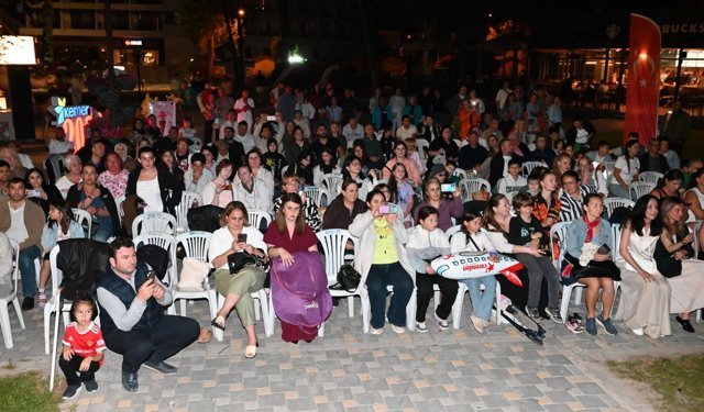 Gürcü dans topluluğundan gösteri