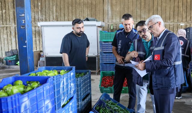 Antalya'da toptancı halinde fahiş fiyat denetimi