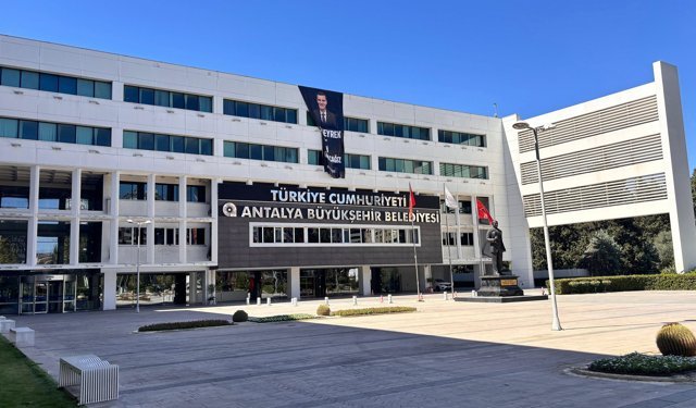 Antalya Büyükşehir Belediyesi'ne yönelik soruşturmada 14 tutuklama