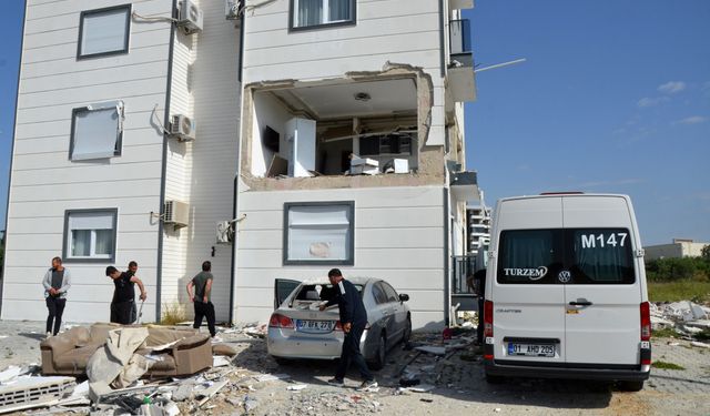 Evde gaz sıkışması nedeniyle patlama: 1 yaralı