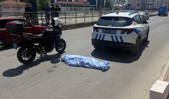 Hafif ticari aracın çarptığı çocuk öldü