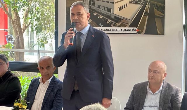 AK Parti Alanya bayramlaşma programıyla fark yarattı