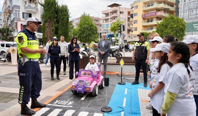 Alanya’da Trafik Haftası’nda anlamlı etkinlik