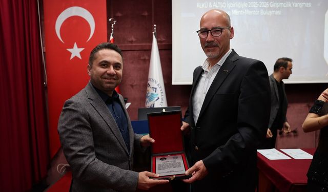 ALKÜ’de geleceğin girişimcileri ödüllerini aldı