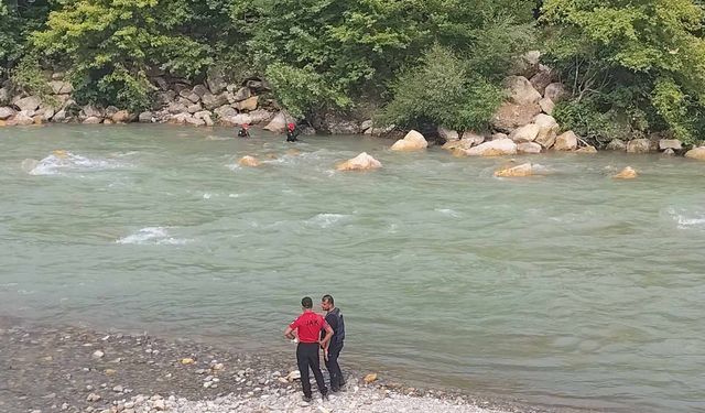 Alara Çayı'nda kaybolan Ahmet aranıyor
