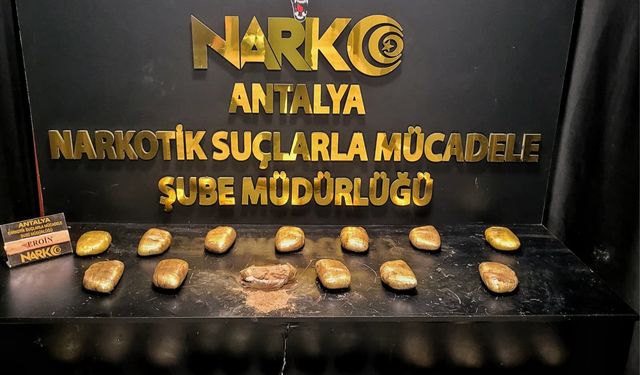 Antalya'da uyuşturucu taşıyan 3 şüpheli tutuklandı