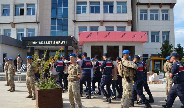 Antalya'da yasaklı madde operasyonu: 8 tutuklama