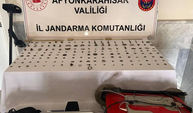Definecileri jandarma yakaladı