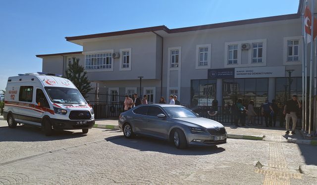 Kaldığı yurdun 5'inci kat penceresinden düştü