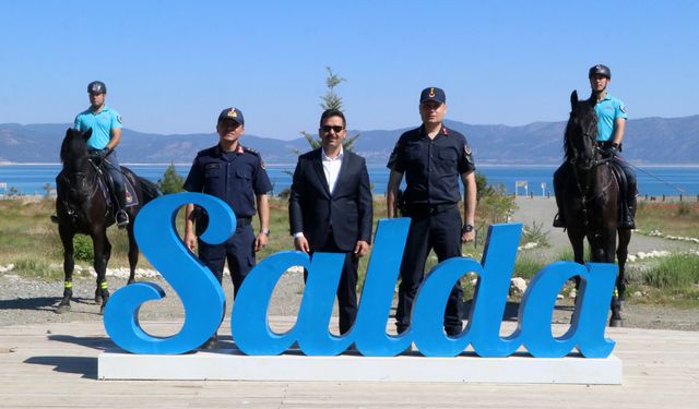 Salda Gölü'nde atlı jandarma timi göreve başladı