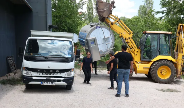 Antalya'da Kaş Sütleğen'e 4 tonluk süt soğutma tankı