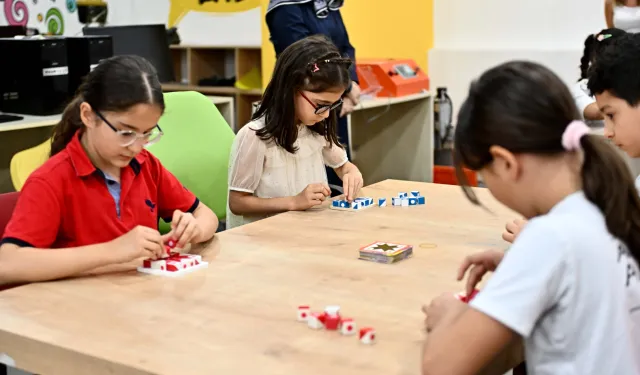 Antalya'da miniklerin zeka mücadelesi