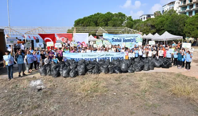 Mersin'de Çevre Haftası'nda sahiller temizlendi