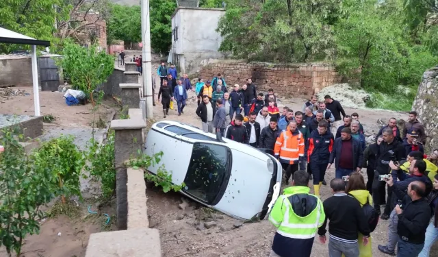 Niğde Gümüşler'de sel felaketi: 1 ölü, 5 yaralı! Hasar tespitler sürüyor
