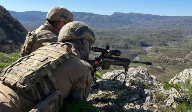 Son bir haftada 4 PKK'lı terörist teslim oldu, hudutlarda 298 kişi yakalandı