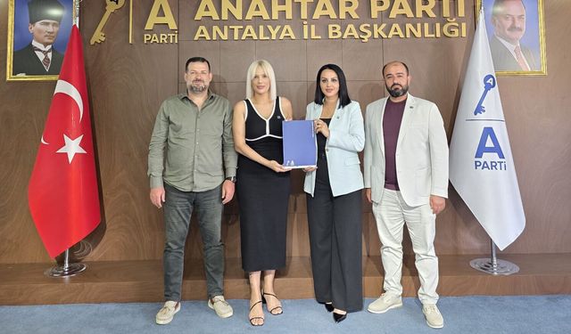 Anahtar Parti Alanya’da Kadın Kolları Başkanlığına Hacer Çalış atandı