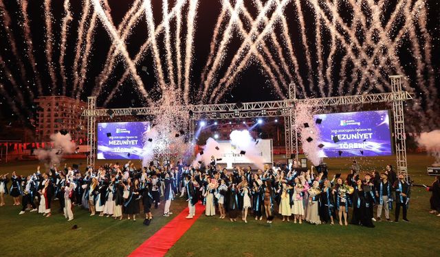 Alanya Üniversitesi mezunlarını coşkuyla uğurladı