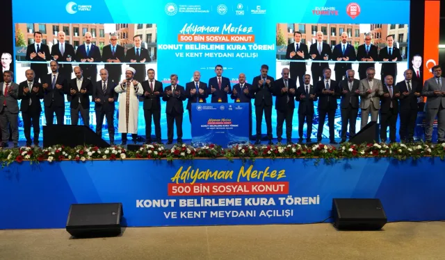 Adıyaman'da 4 bin 905 sosyal konut için kura çekildi... Yeni kent meydanı açıldı